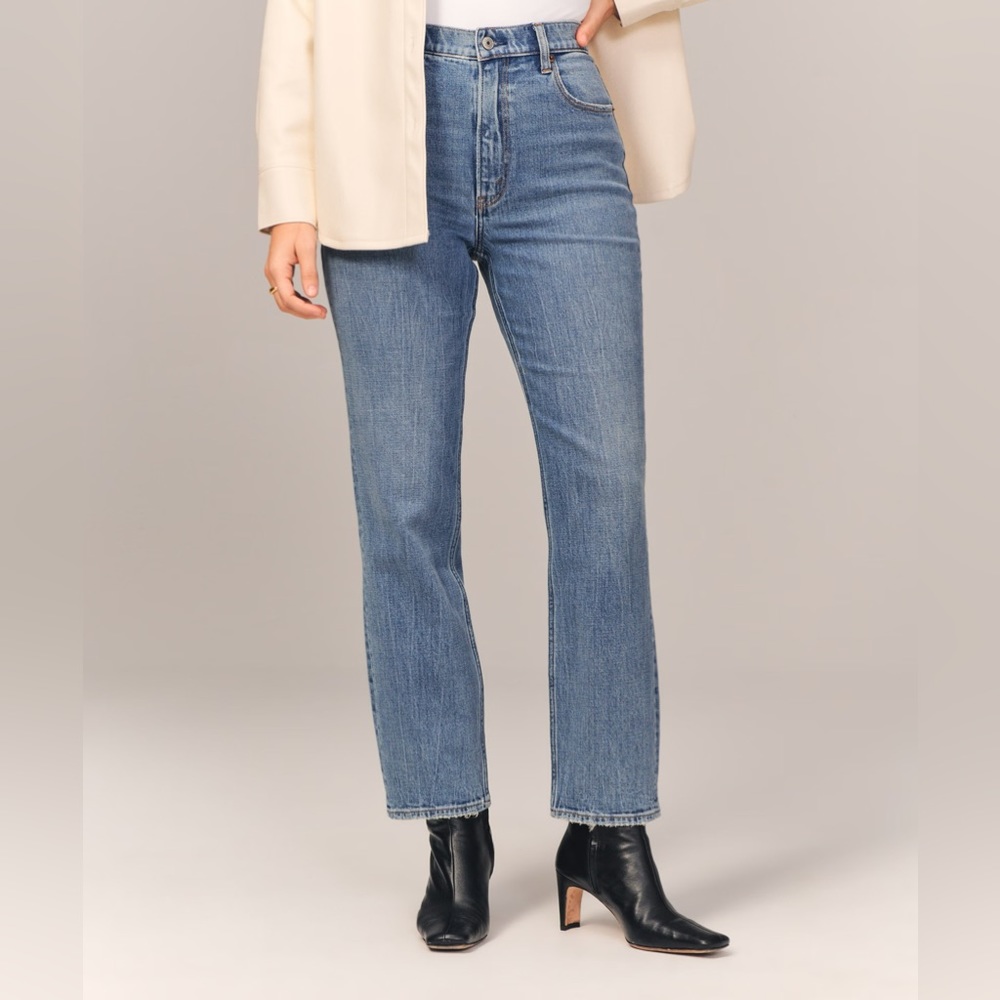 Abercrombie Curve Love Ultra High Rise Ankle Jean- Size 30 (10)